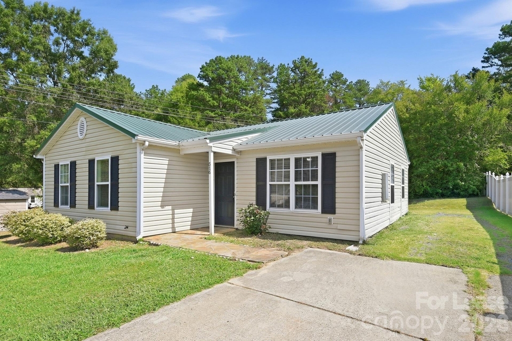 516 Turner Street - Photo 1