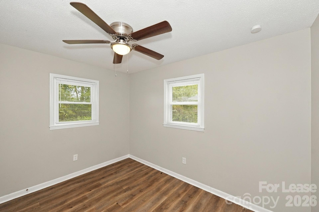 198 Harriet Lane - Photo 3