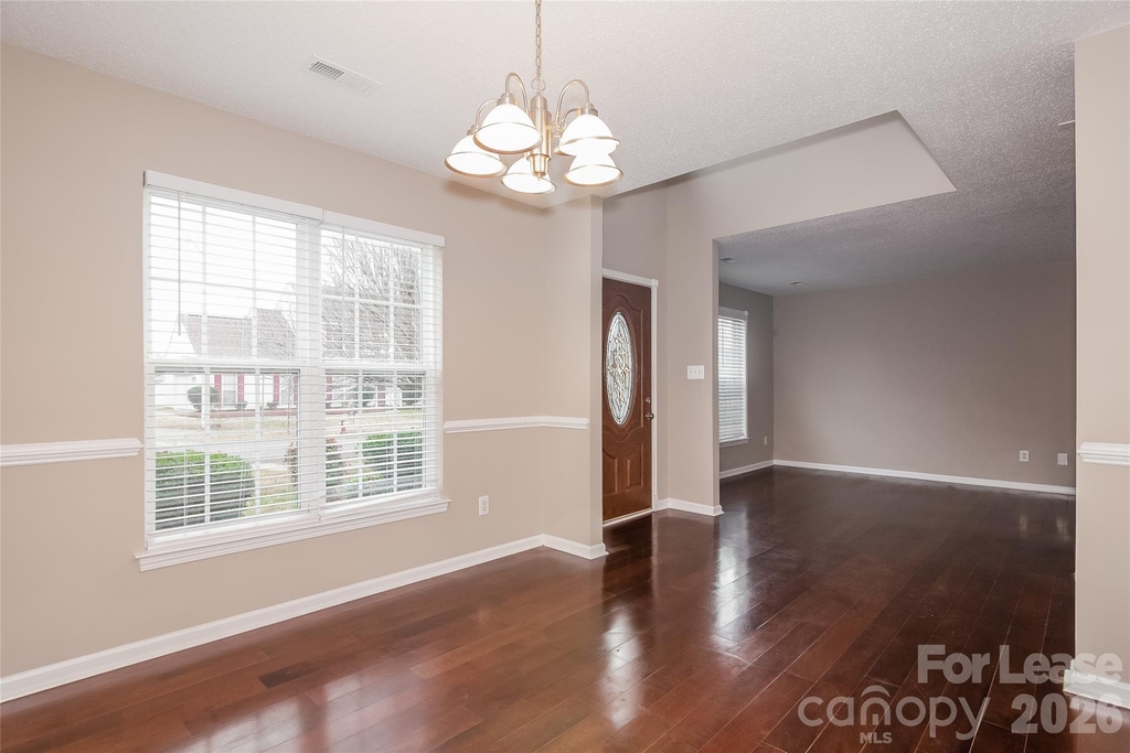 4019 Balsam Street - Photo 7