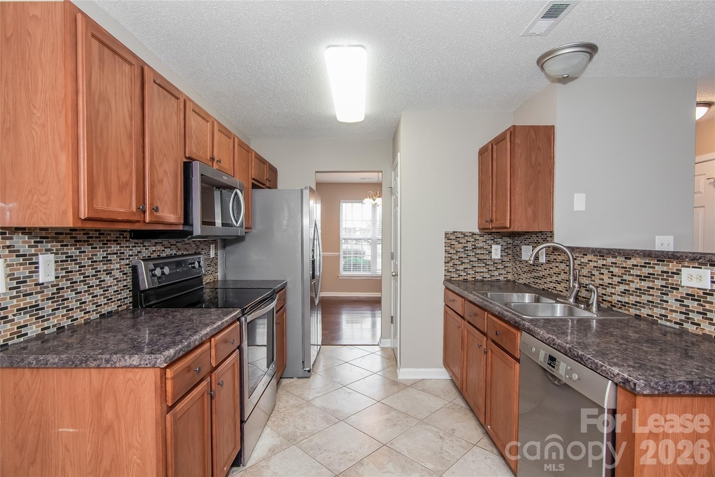 4019 Balsam Street - Photo 6