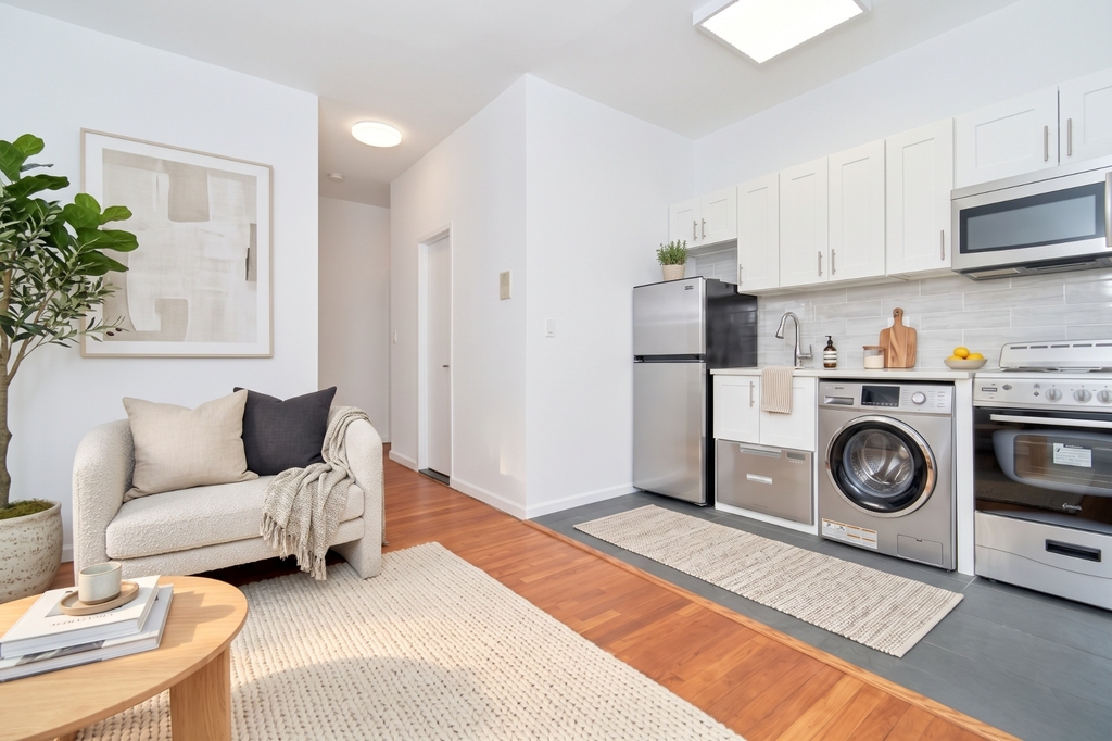 150 Manhattan Avenue - Photo 4