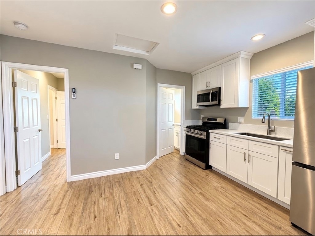 1663 Hawthorne St - Photo 9