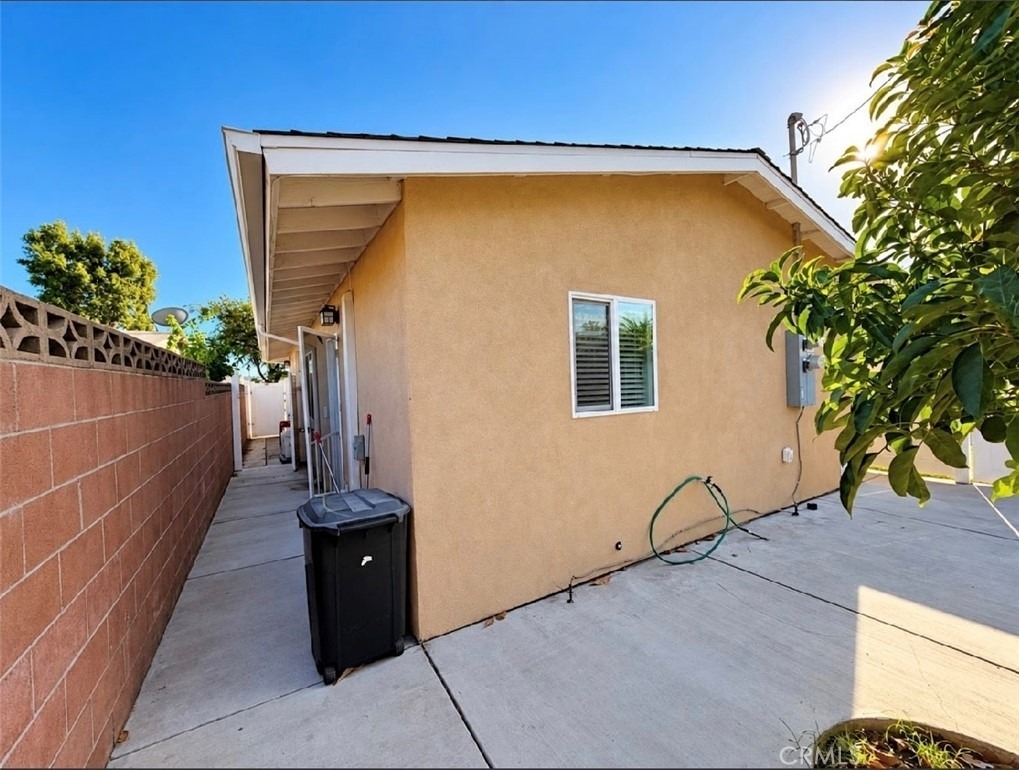 1663 Hawthorne St - Photo 16