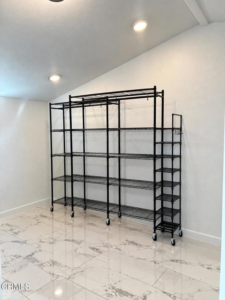2810 Sherwin Avenue - Photo 7