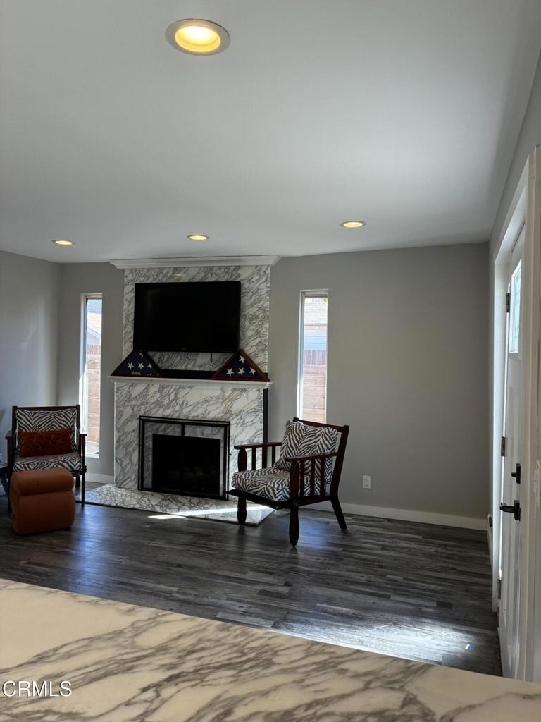2810 Sherwin Avenue - Photo 4