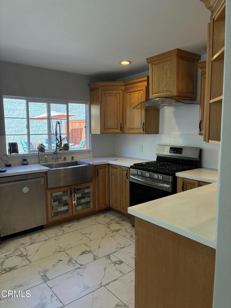 2810 Sherwin Avenue - Photo 6