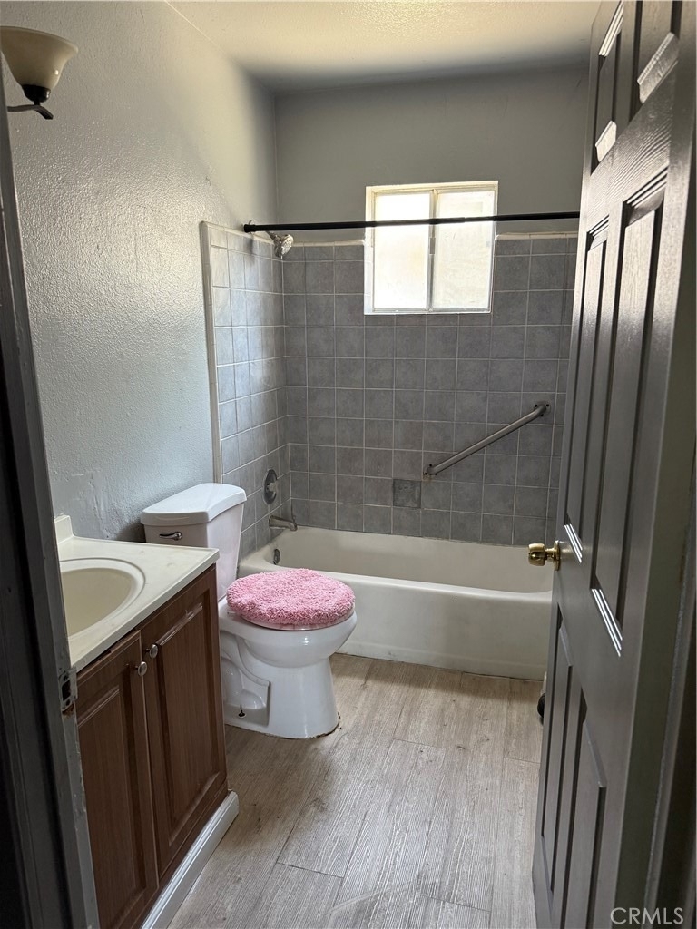 1030 W Latham - Photo 3