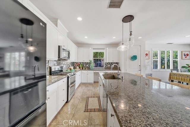 809 El Paseo - Photo 2
