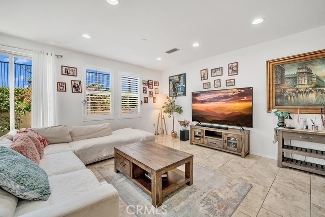809 El Paseo - Photo 6