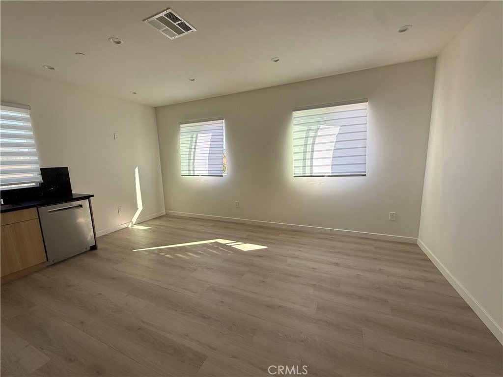 6549 Satsuma Avenue - Photo 3