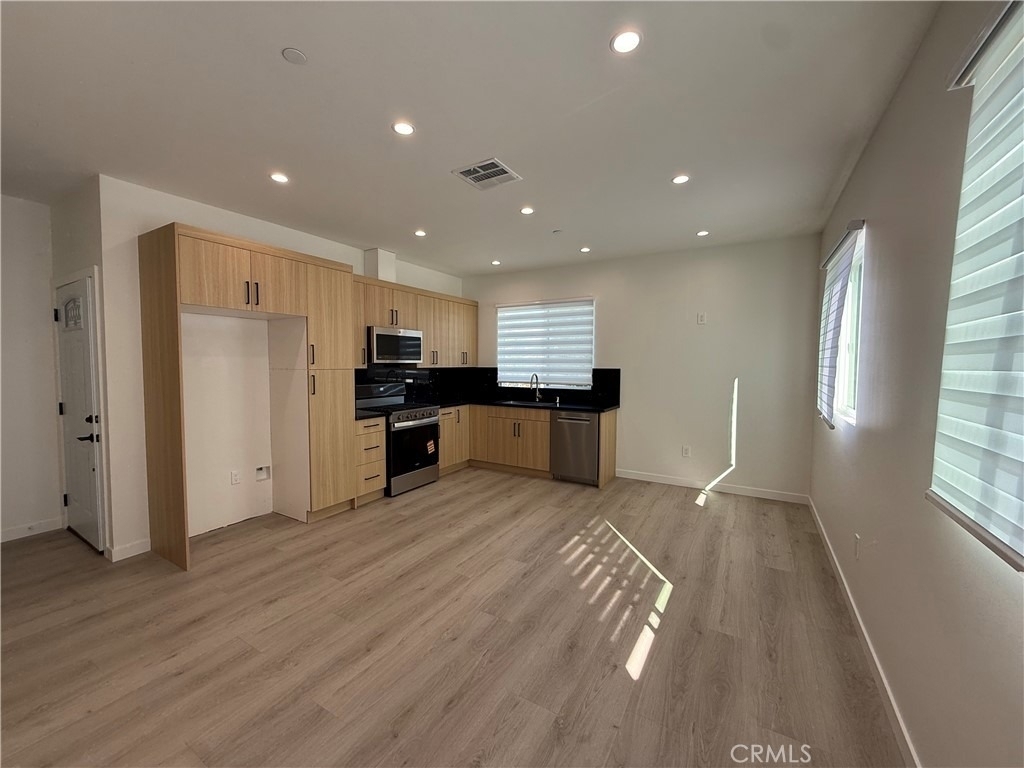 6549 Satsuma Avenue - Photo 0