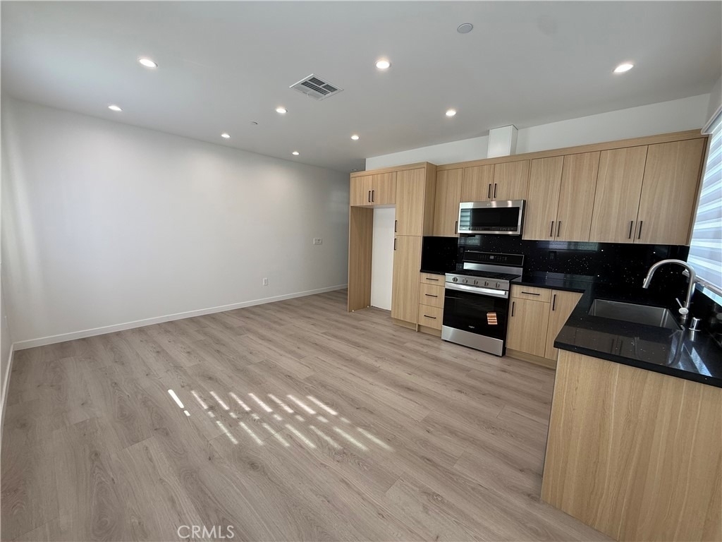 6549 Satsuma Avenue - Photo 1