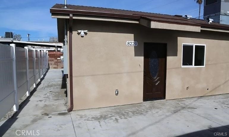 8220 Whitsett Avenue - Photo 15