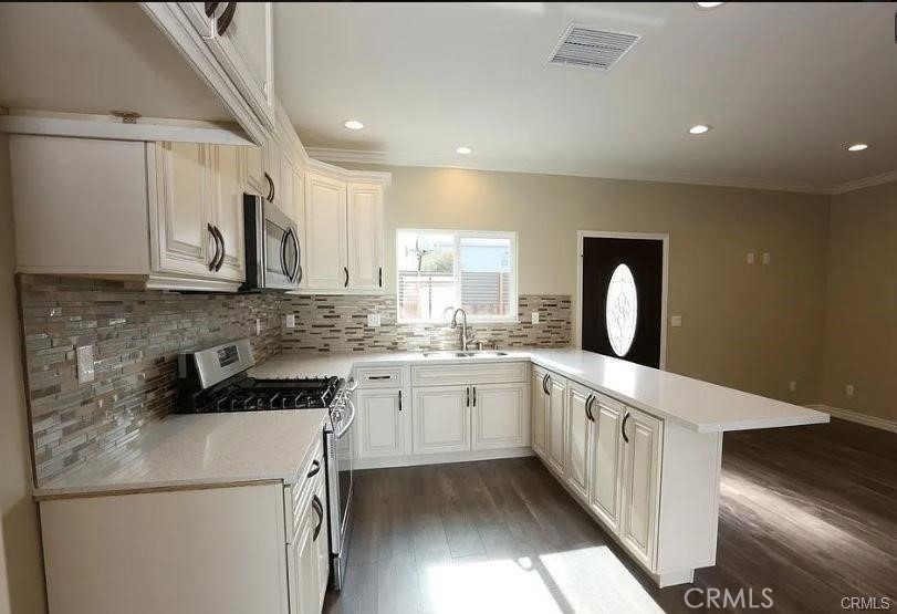 8220 Whitsett Avenue - Photo 1