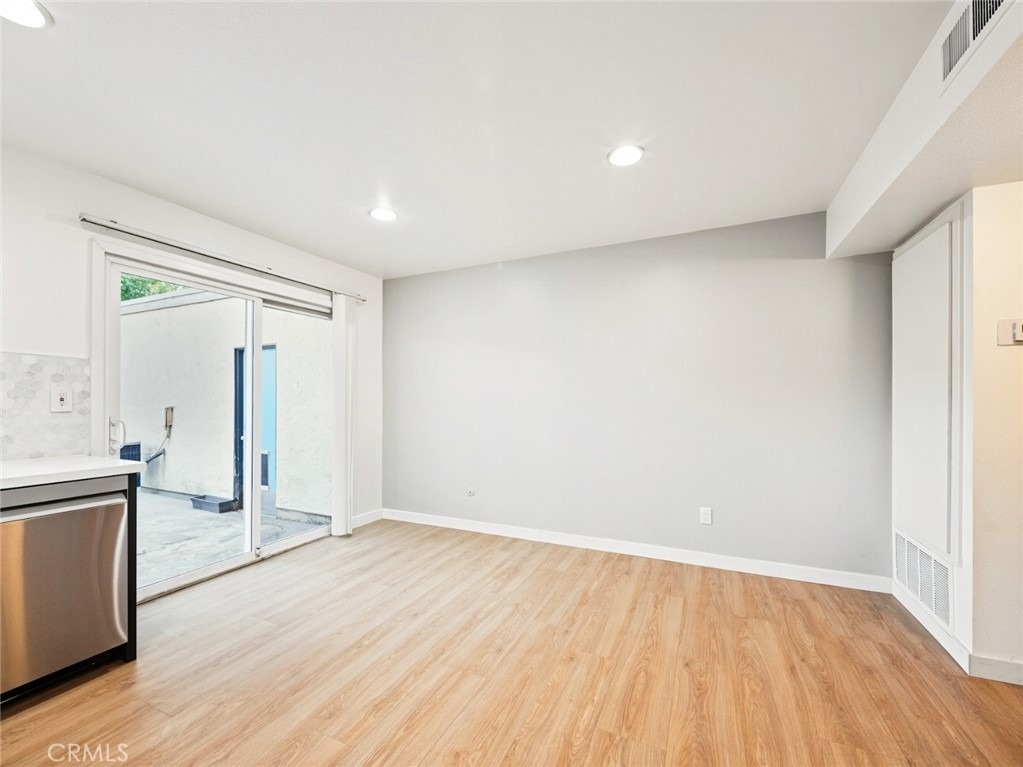 27564 Rondell - Photo 16