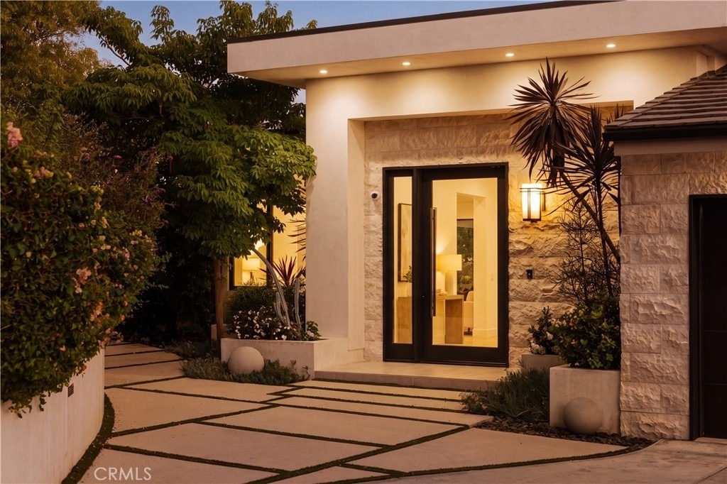 11480 Amanda Drive - Photo 5