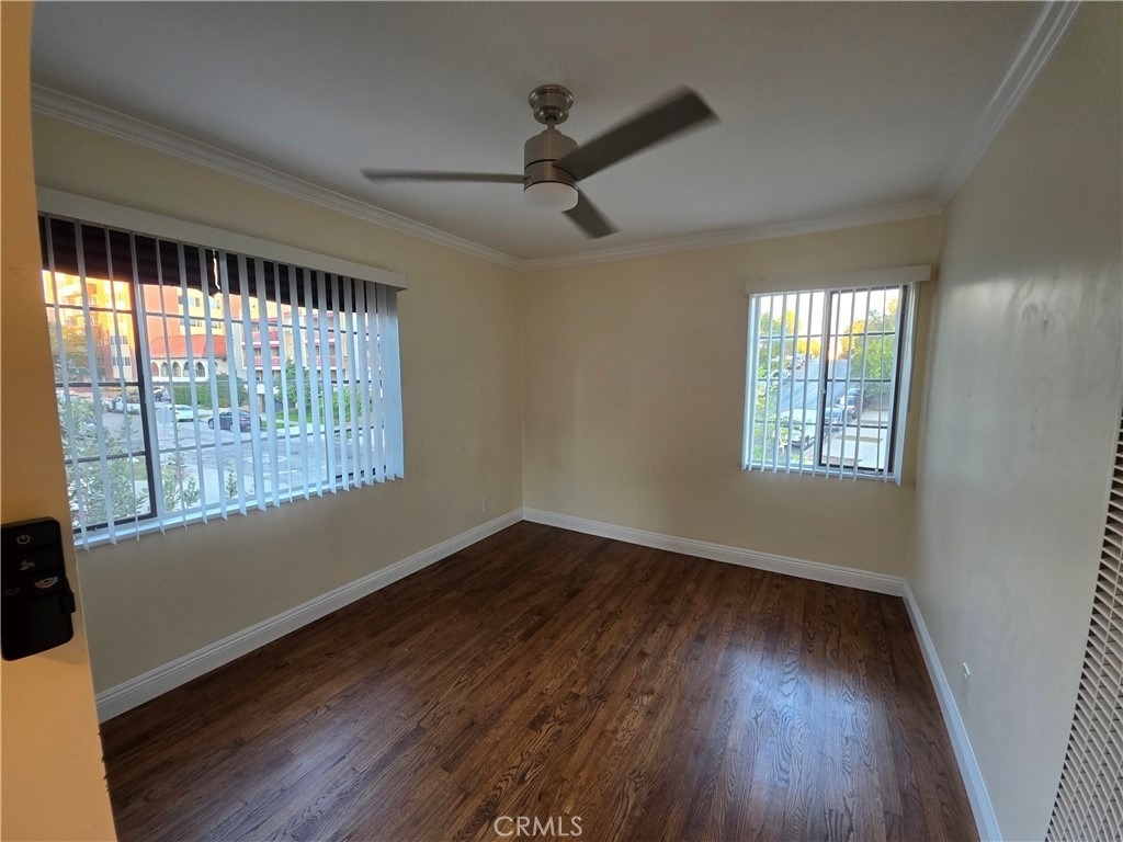581 Levering Avenue - Photo 11