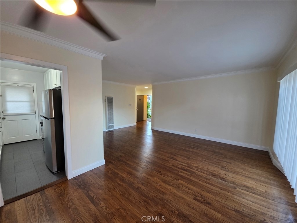 581 Levering Avenue - Photo 3