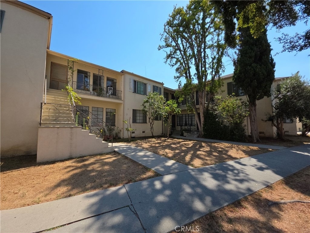 575 Levering Avenue - Photo 1