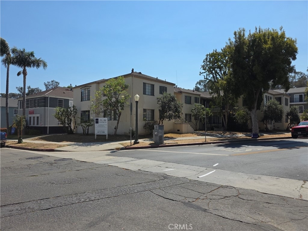 575 Levering Avenue - Photo 0