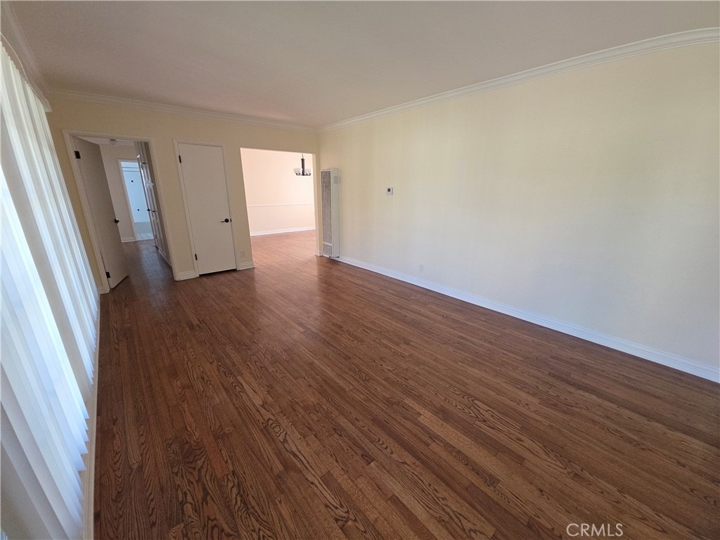 575 Levering Avenue - Photo 2