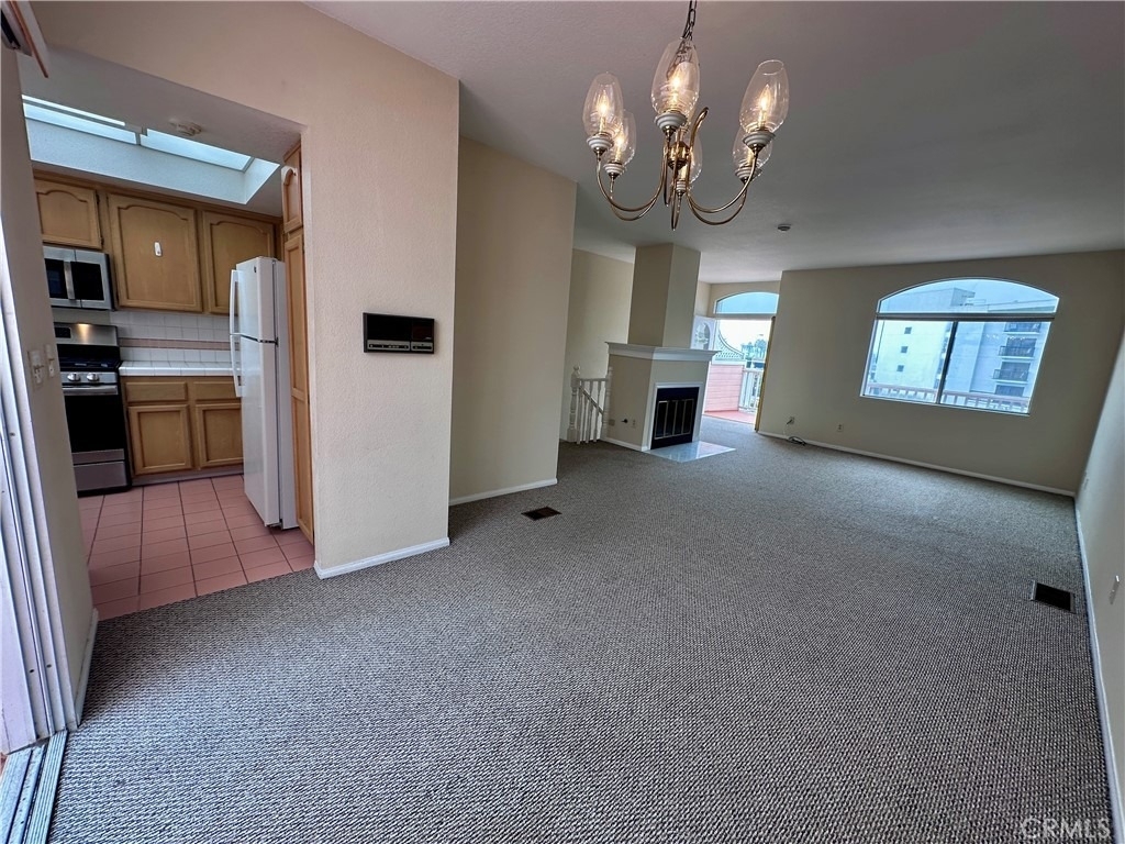 320 N Catalina Avenue - Photo 1