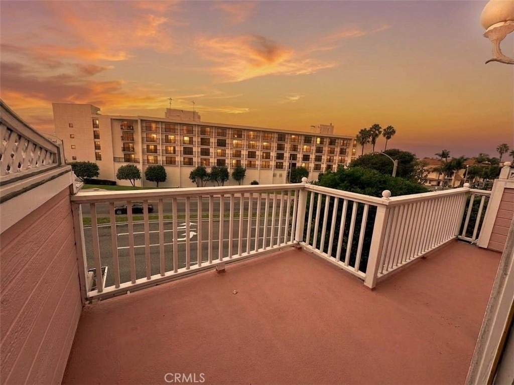 320 N Catalina Avenue - Photo 3