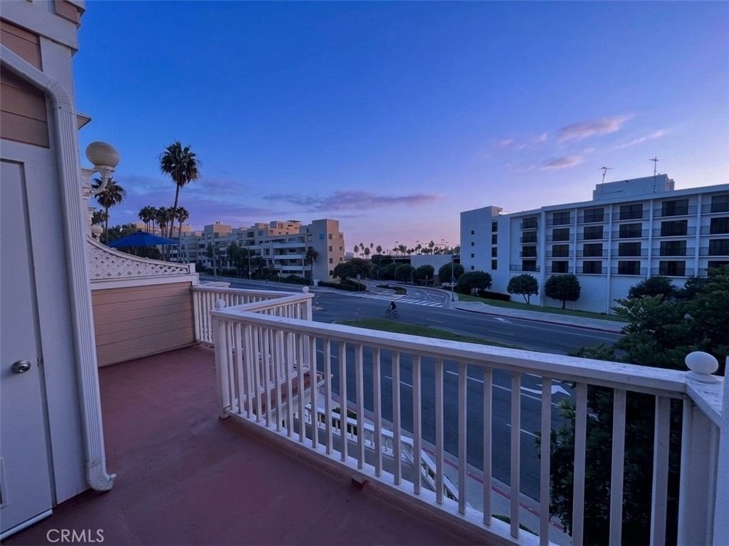 320 N Catalina Avenue - Photo 37