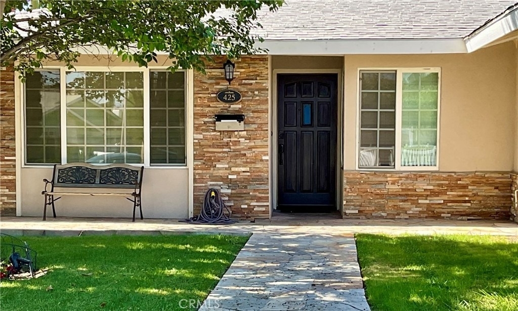 425 N Roni Lane - Photo 1