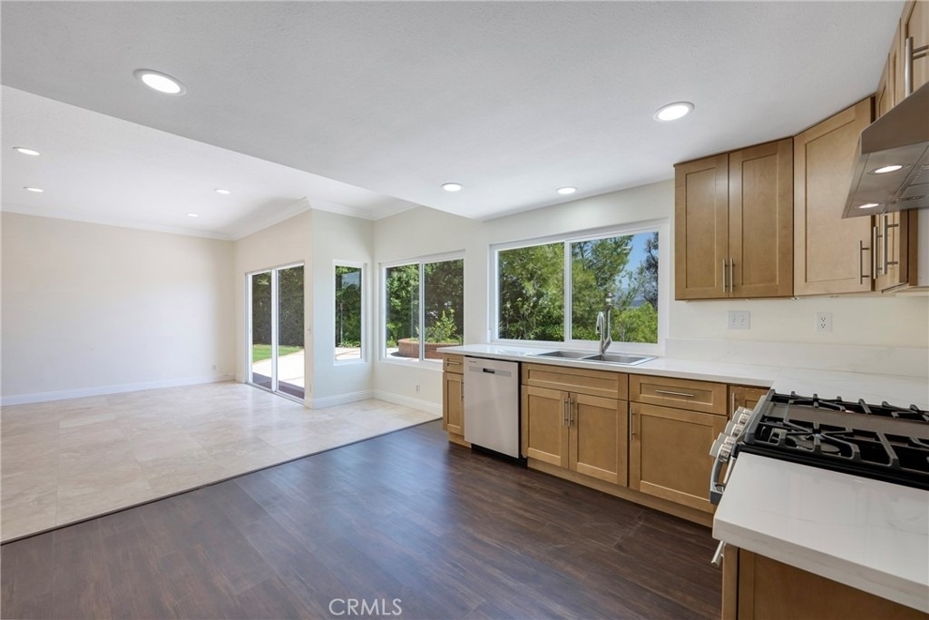9821 Sunrise Lane - Photo 13
