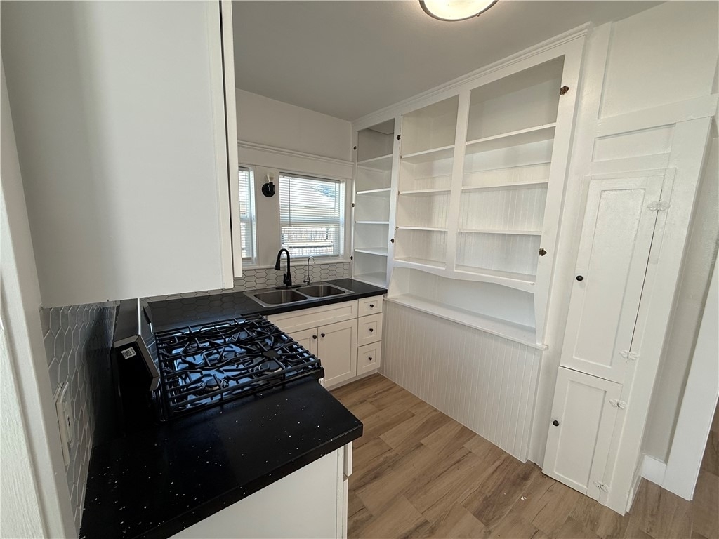 323 S Kroeger Street - Photo 7