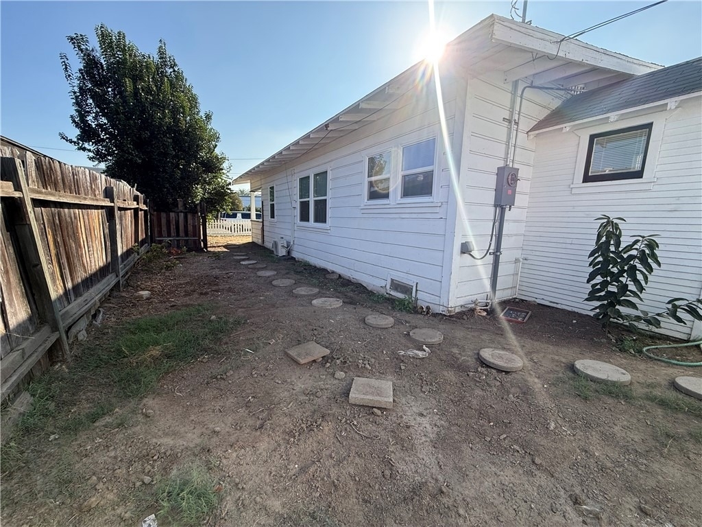 323 S Kroeger Street - Photo 16