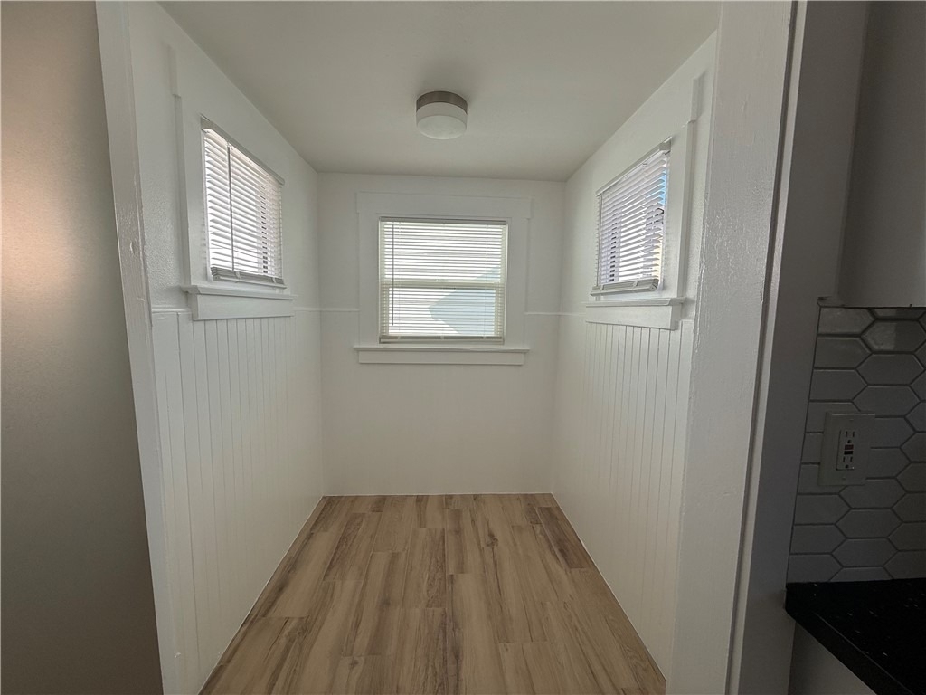 323 S Kroeger Street - Photo 11