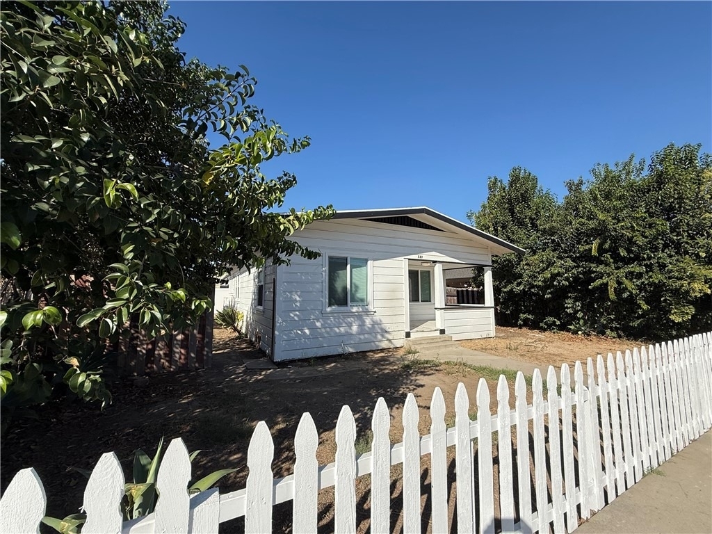 323 S Kroeger Street - Photo 19
