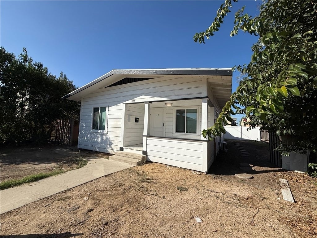 323 S Kroeger Street - Photo 2