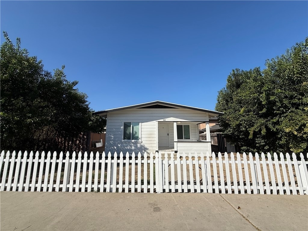 323 S Kroeger Street - Photo 18