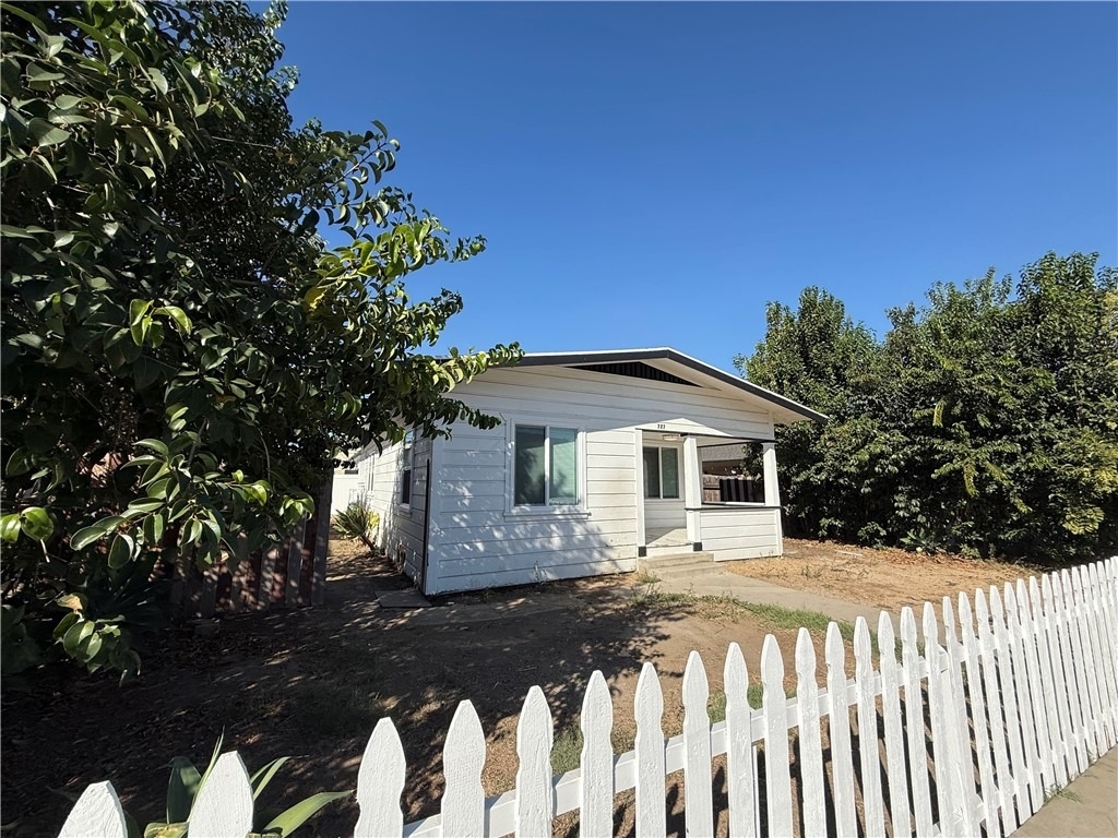 323 S Kroeger Street - Photo 20