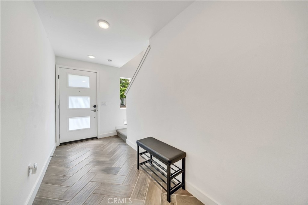 769 Doheny - Photo 1