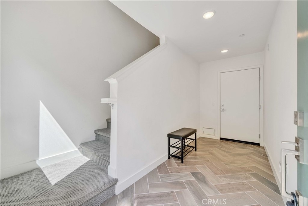 769 Doheny - Photo 2