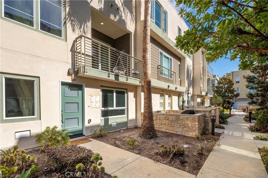 769 Doheny - Photo 0