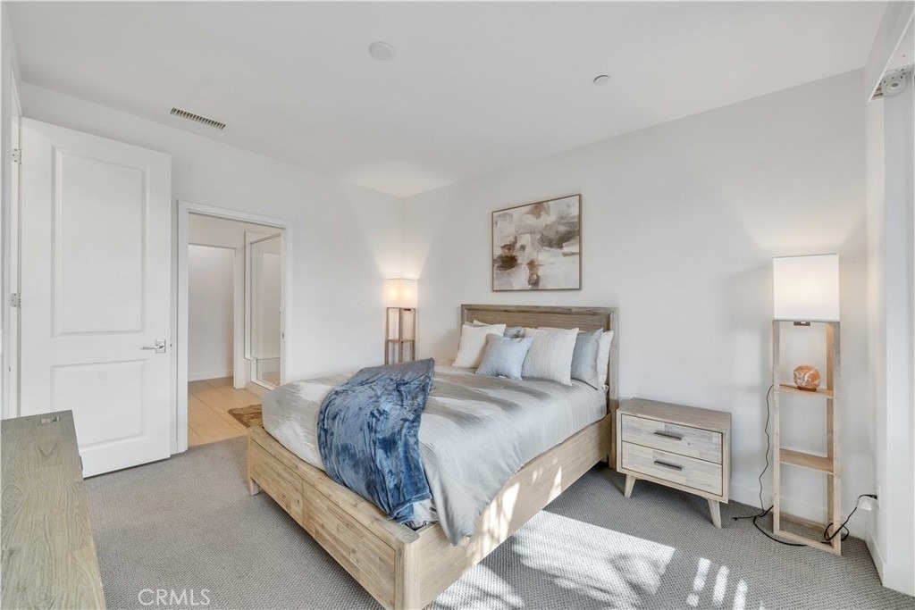769 Doheny - Photo 22