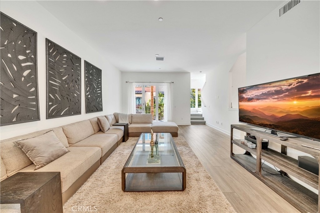 769 Doheny - Photo 13