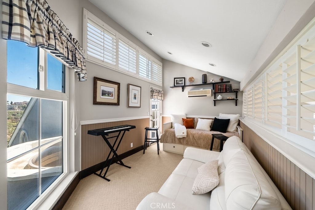 2210 Bridge - Photo 14
