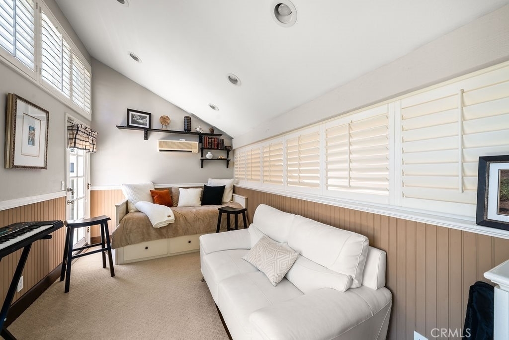 2210 Bridge - Photo 15