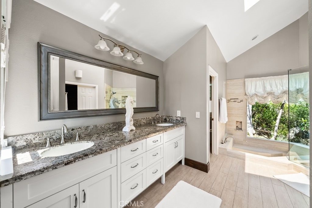 2210 Bridge - Photo 11