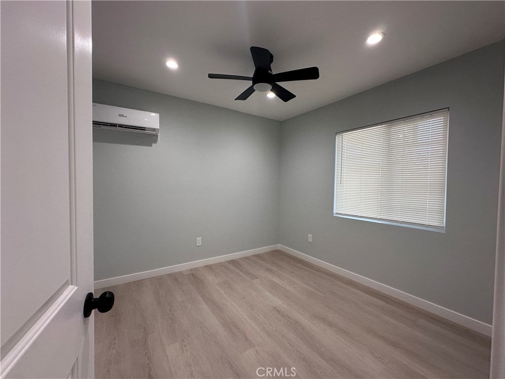1025 W 11th - Photo 8