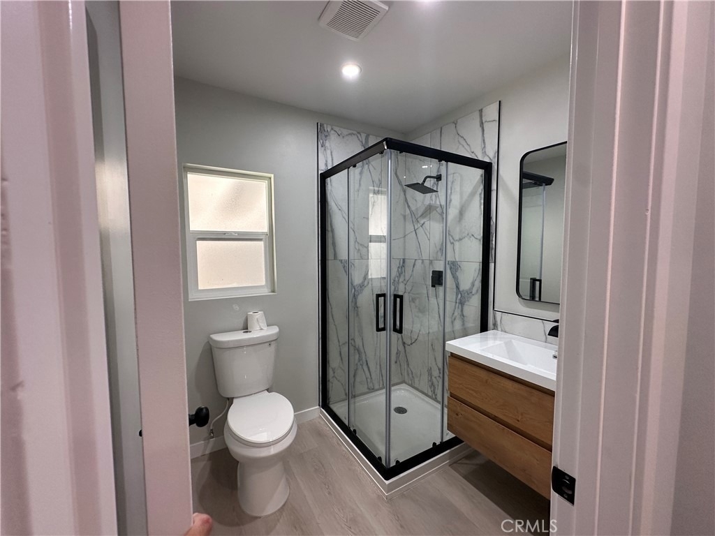 1025 W 11th - Photo 5