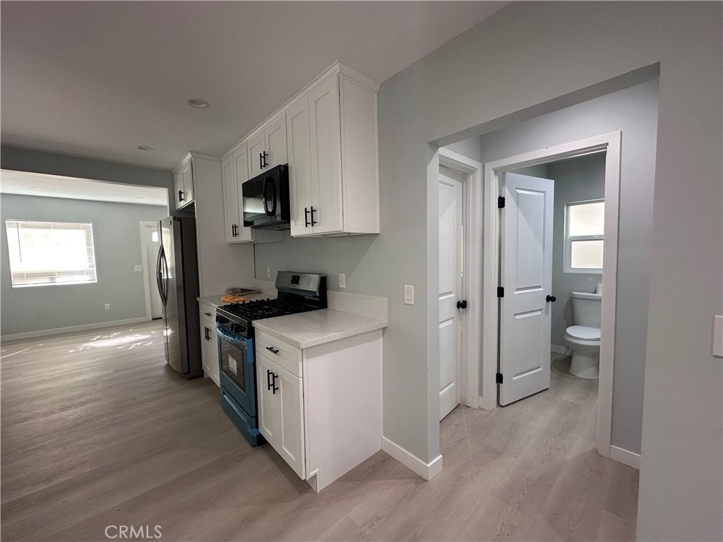 1025 W 11th - Photo 11