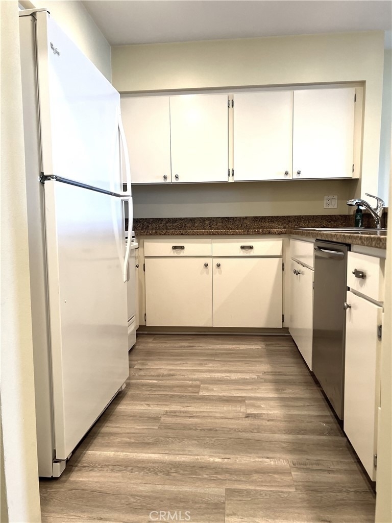 1025 N Kings - Photo 4