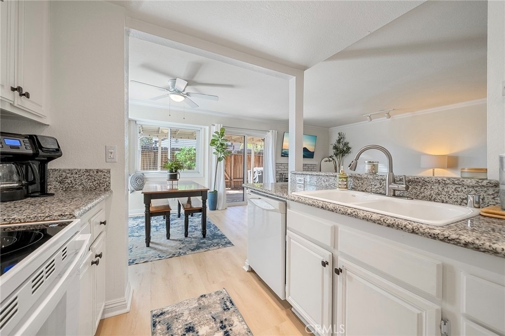 6635 Altawoods Way - Photo 8